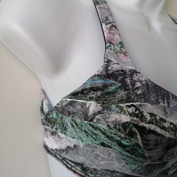 NWT LULULEMON PGCI Multi Color Luxtreme A/B Cup Free To Be Bra *Wild 8 - Picture 3 of 6